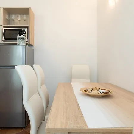 Stipancic Apartment *